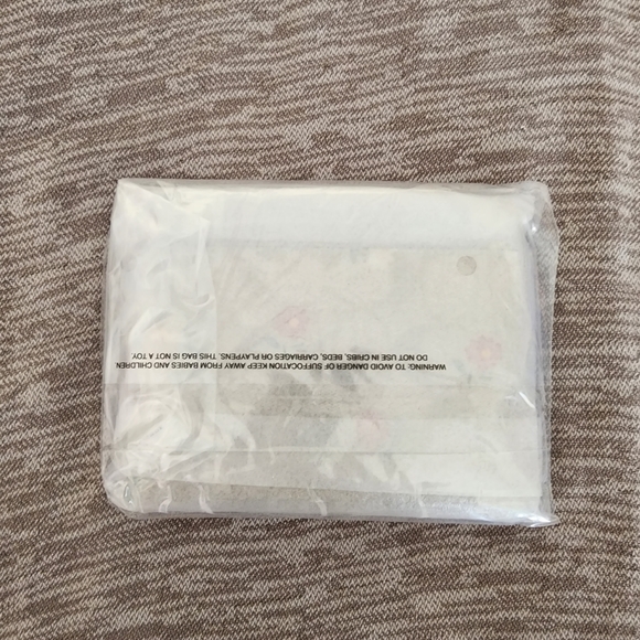 COACH Corner Zip Wristlet w/ Nostalgic Ditsy Print - Picture 4 of 8